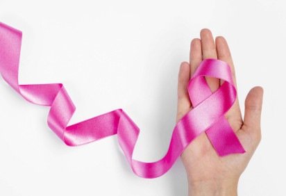 Segundo a oncologista Gabrielle Scattolin, membro da Sociedade Brasileira de Oncologia Clínica (SBOC), a incidência do câncer de mama tem aumentado em todas as faixas etárias, inclusive entre mulheres com menos de 45 anos -  (crédito:  Freepik) -Segundo a oncologista Gabrielle Scattolin, membro da Sociedade Brasileira de Oncologia Clínica (SBOC), a incidência do câncer de mama tem aumentado em todas as faixas etárias, inclusive entre mulheres com menos de 45 anos -  (crédito:  Freepik)