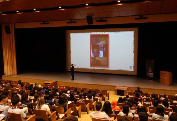 Bruna Gaston CB/DA Press