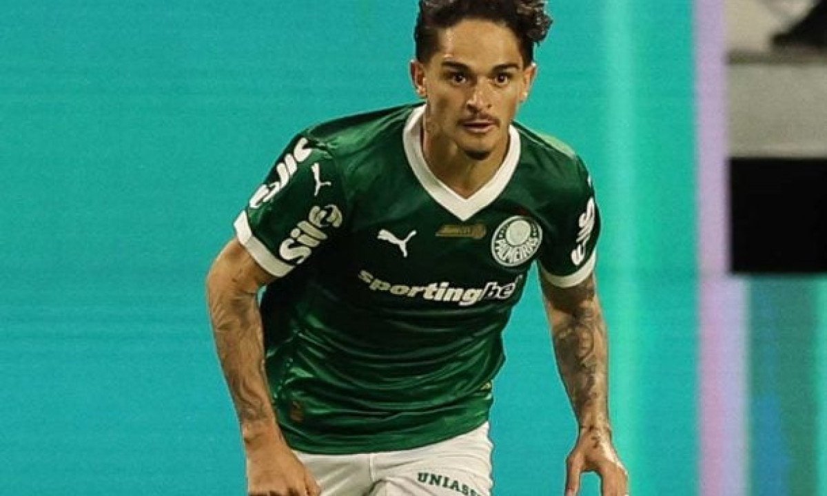 KHELLVEN - Foi a melhor opção vinda do banco de reservas. Conseguiu dar uma boa movimentação pelo lado direito, criando a ofensividade que faltou no setor com a presença de Giay. Por pouco, não marcou seu primeiro gol com a camisa alviverde. Nota: 7 - Foto: Cesar Greco/Palmeiras