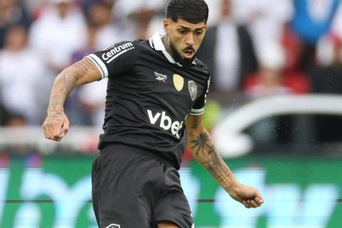 BARBOZA – O melhor do Botafogo, rechaçando quase todas, evitando lances de perigo com antecipações e ajudando o lateral com eficiência. Ainda fez o melhor lançamento do time, achando Vitinho, que isolou a chance do empate.  NOTA: 7,0.  Foto: Vitor Silva/Botafogo