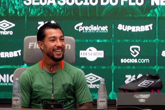 Lucho Acosta durante a apresentação ao Fluminense no CT Carlos Castilho -  (crédito: Foto: Reprodução/FluTV)