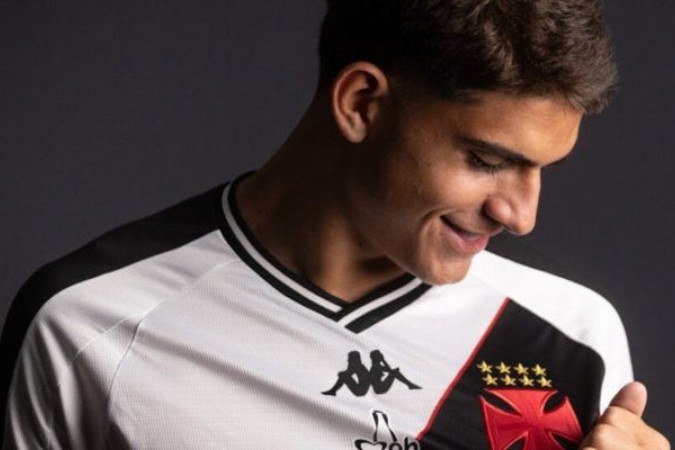 Vasco assina primeiro contrato profissional com joia da base - (crédito: Foto: Dikran Sahagian/Vasco da Gama) Vasco assina primeiro contrato profissional com joia da base - (crédito: Foto: Dikran Sahagian/Vasco da Gama)