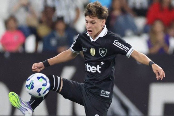 MONTORO – Entrou aos 22 do segundo tempo com a incumbência de dar maior qualidade no ataque diante da marcação. Mas a verdade é que não se saiu bem, apesar de toda a vontade.  NOTA: 4,0.  Foto: