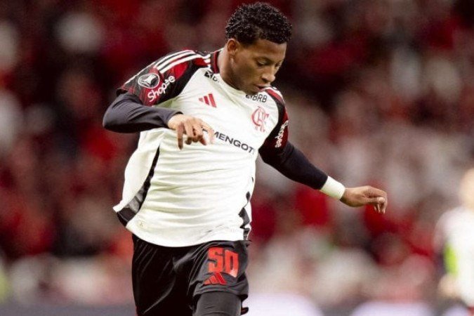 Plata em ação contra o Internacional na última quarta-feira, no Beira-Rio -  (crédito: Foto: Adriano Fontes/Flamengo)