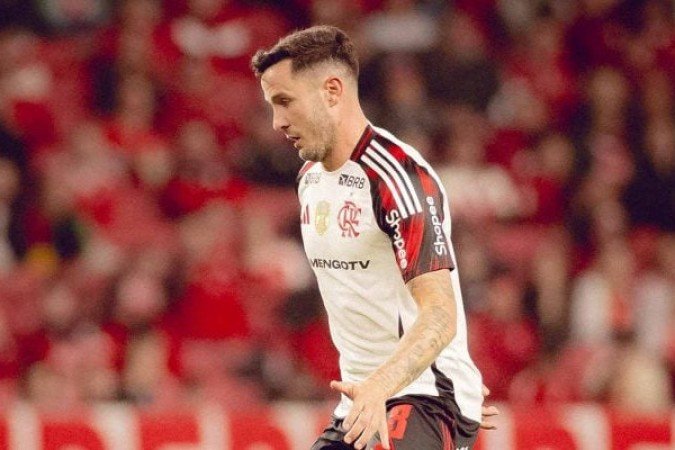 SAUL – Uma segurança no auxílio ao lateral e fechando o meio de campo, além de passes muito eficientes. Vai ganhando espaço no time de Filipe Luís, como era esperado. NOTA: 7,0. Foto: Adriano Fontes / Flamengo