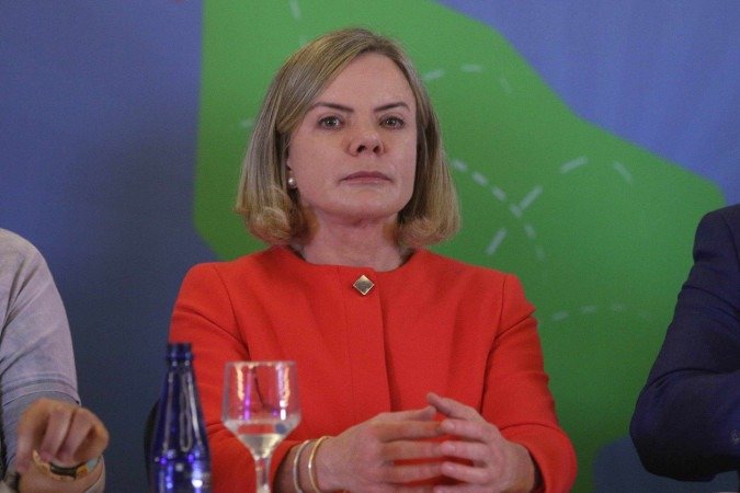 Segundo ela, a posição do Executivo é que não se pode haver perdão aos golpistas em nenhum caso - (crédito: Valter Campanato/Agência Brasil) Segundo ela, a posição do Executivo é que não se pode haver perdão aos golpistas em nenhum caso - (crédito: Valter Campanato/Agência Brasil)