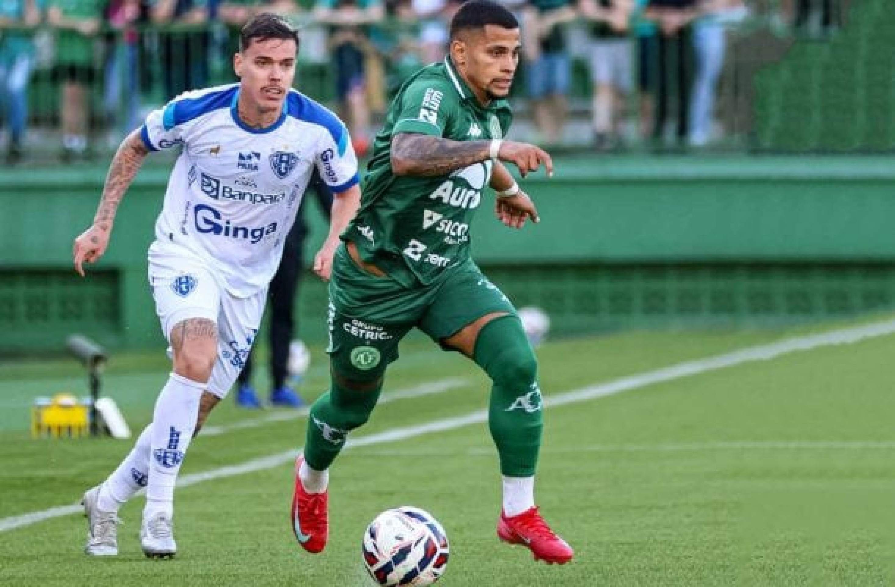 Mailton desembarca em São Paulo para assinar com o Tricolor: ‘Ficha não caiu’