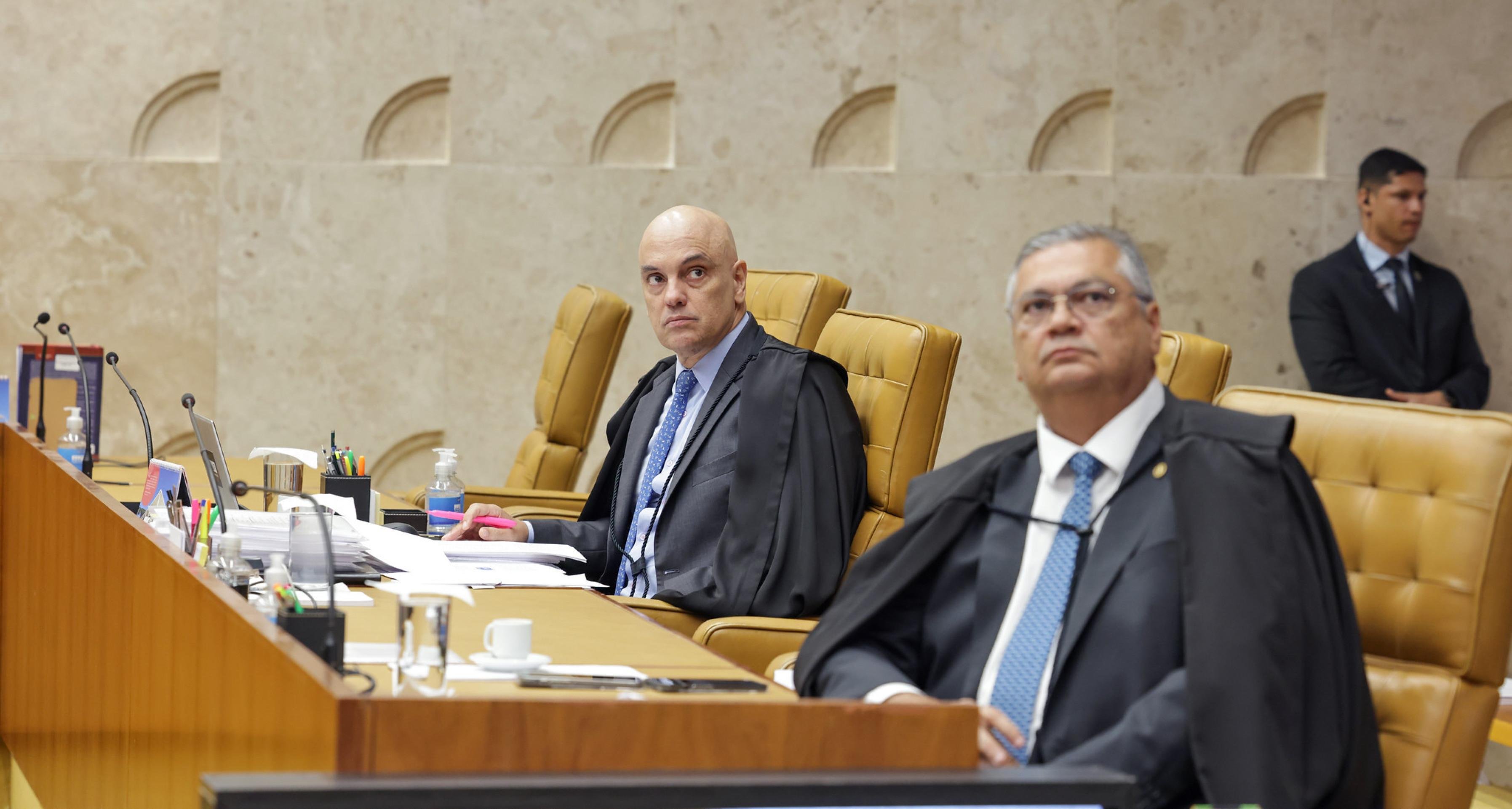 Bloqueio do cartão de crédito de Alexandre de Moraes eleva tensão