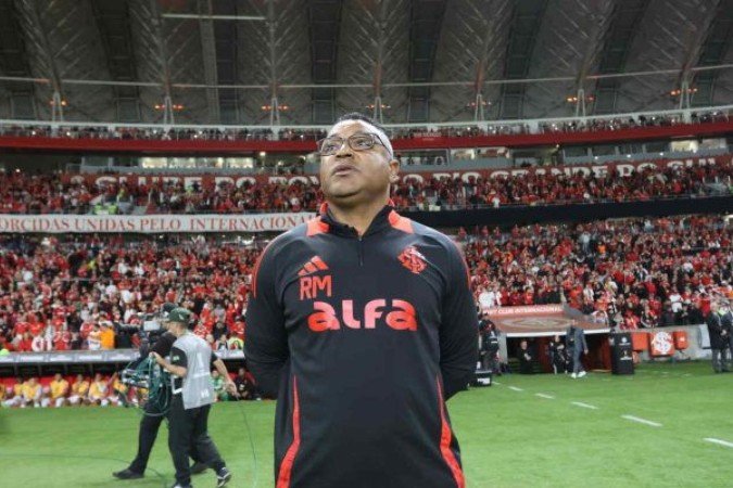 Apesar de um discurso público de respaldo, Roger Machado está na 