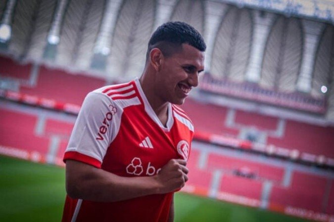 Jornalista apura caso extraconjugal envolvendo Braian Aguirre, do Internacional - (crédito: Foto: Ricardo Duarte/SCI) Jornalista apura caso extraconjugal envolvendo Braian Aguirre, do Internacional - (crédito: Foto: Ricardo Duarte/SCI)