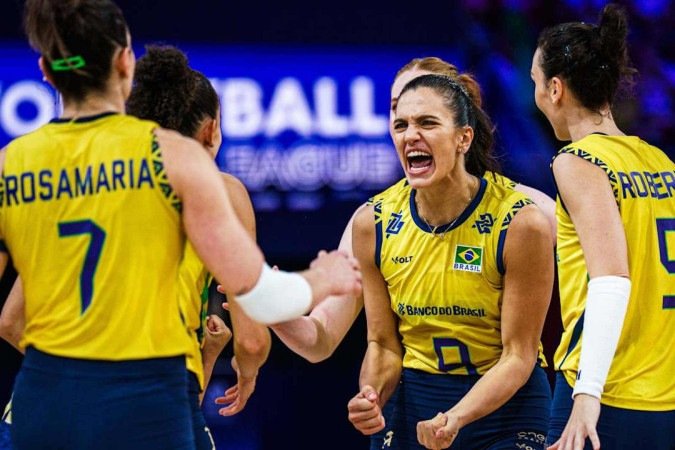 Nesta sexta, Zé Roberto escalou a seleção para a estreia com Kisy, Júlia Kudiess, Júlia Bergmann, Diana, Gabi, Roberta e a líbero Marcele - (crédito: Divulgação/Volleyball World) Nesta sexta, Zé Roberto escalou a seleção para a estreia com Kisy, Júlia Kudiess, Júlia Bergmann, Diana, Gabi, Roberta e a líbero Marcele - (crédito: Divulgação/Volleyball World)