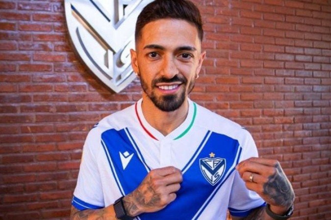 Lanzini revelou que, na infância, defendeu as cores do Fortín - (crédito: Foto: Divulgação/Vélez Sarsfield) Lanzini revelou que, na infância, defendeu as cores do Fortín - (crédito: Foto: Divulgação/Vélez Sarsfield)