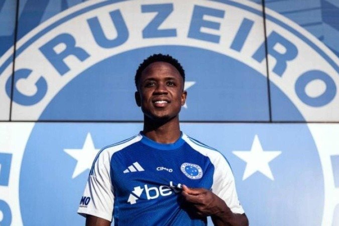 Sinisterra foi apresentado no Cruzeiro -  (crédito: Foto: Gustavo Aleixo/Cruzeiro)