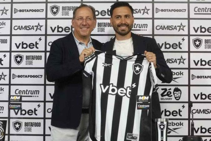 Textor cita mudanças no Botafogo desde sua chegada e confiança em Davide - (crédito: Foto: Vitor Silva/Botafogo) Textor cita mudanças no Botafogo desde sua chegada e confiança em Davide - (crédito: Foto: Vitor Silva/Botafogo)