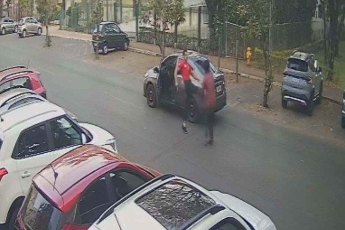 Homem atira no chão e discute com pessoa em situação de rua na Asa Norte -  (crédito: Material cedido ao Correio)