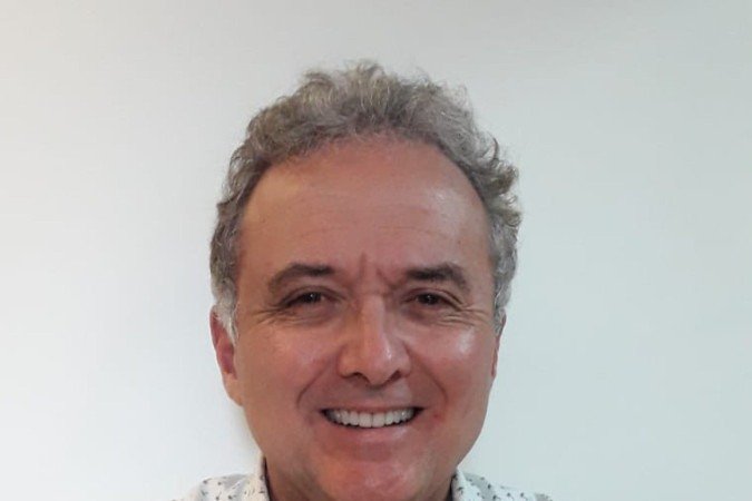 Valdir de Aquino Ximenes une as experiências de escritor e médico - (crédito: Divulgação ) Valdir de Aquino Ximenes une as experiências de escritor e médico - (crédito: Divulgação )