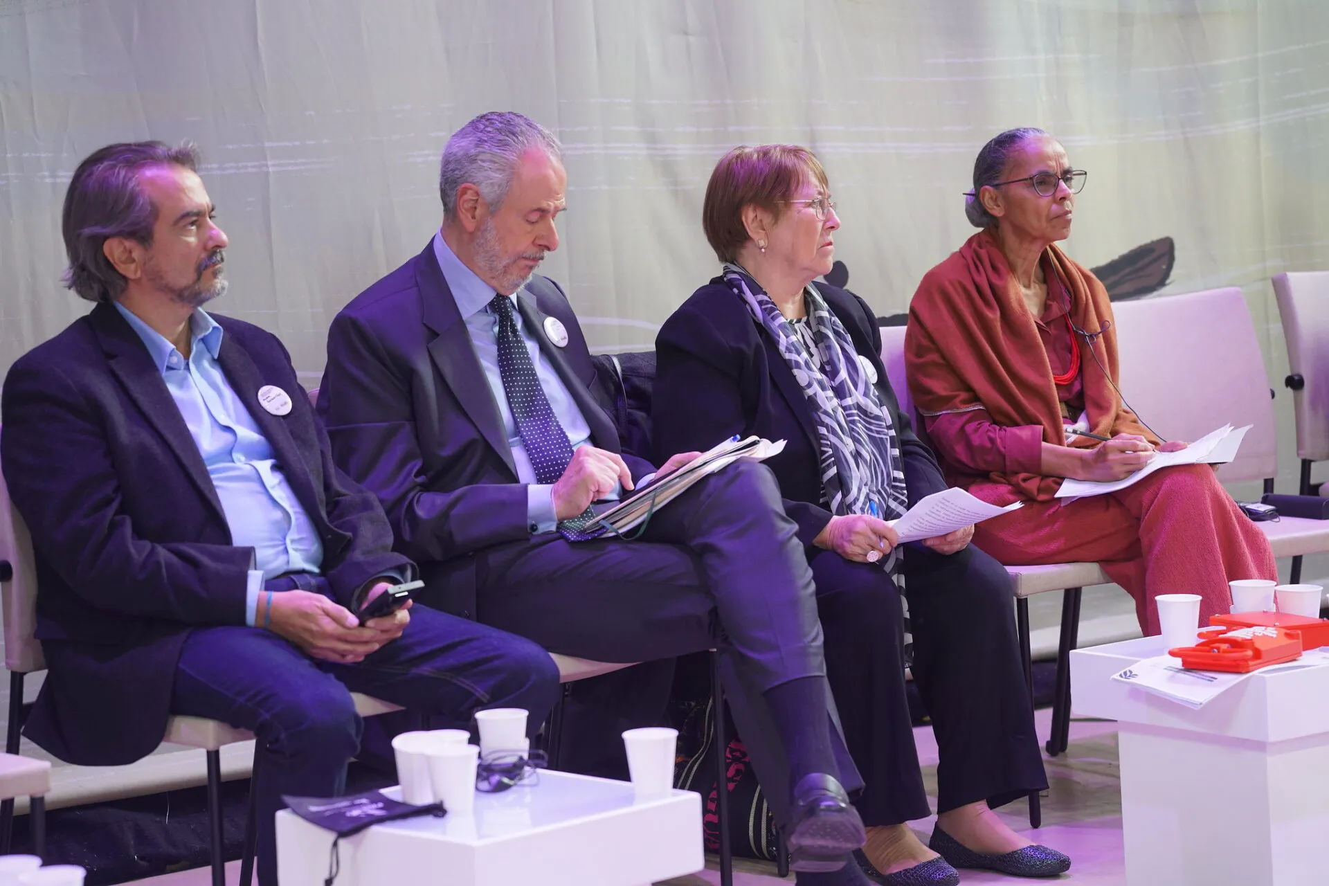 Líderes se encontram para discutir crise climática em Bogotá 