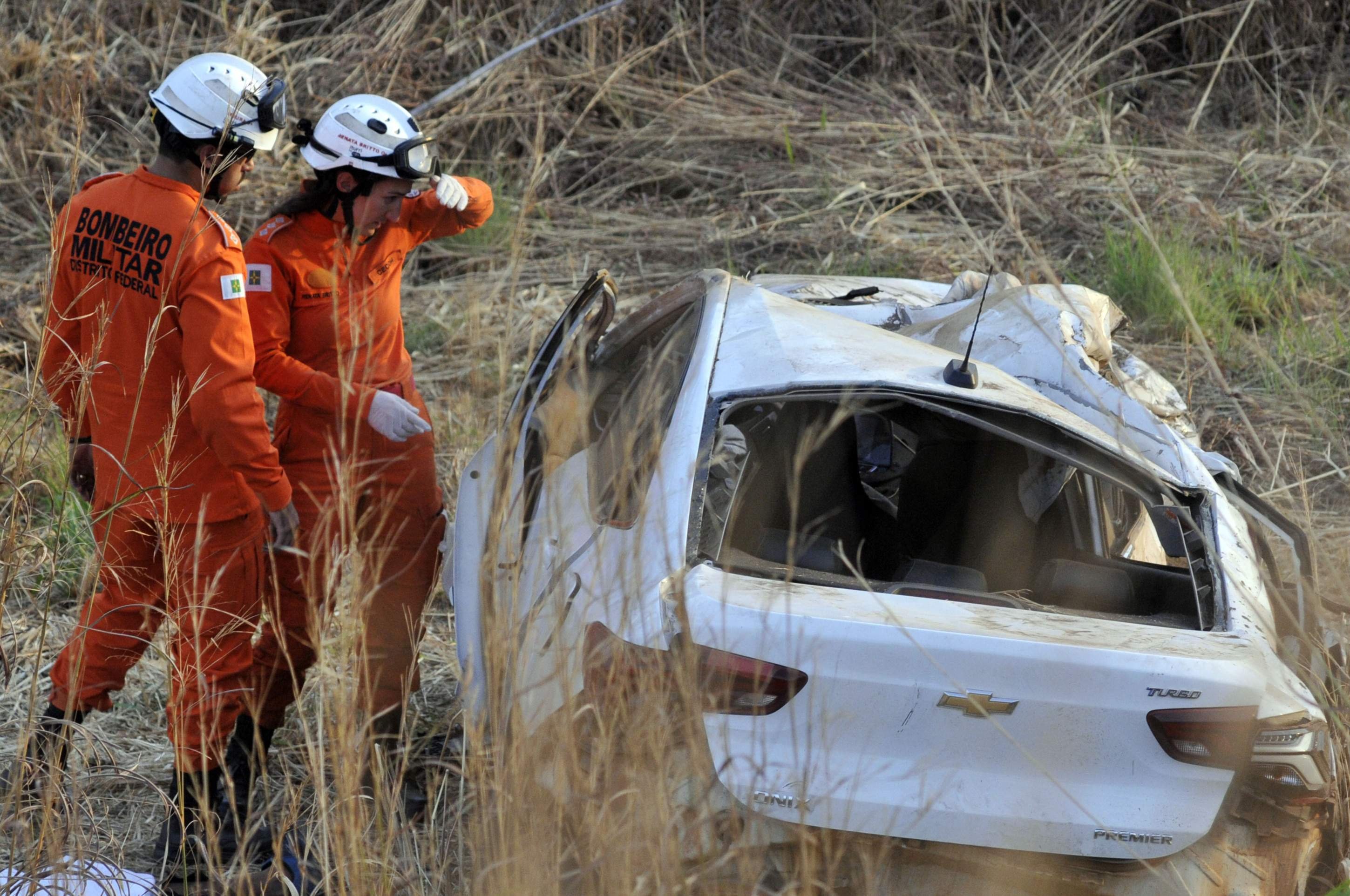 Acidente entre carro e carreta na DF 290 próximo ao Gamaxx