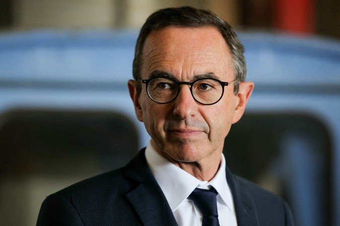 O ministro do Interior da França, Bruno Retailleau, classificou o caso como "grave" e defendeu uma resposta firme da Justiça diante do aumento de atos antissemitas no país - (crédito: Thomas SAMSON / AFP) O ministro do Interior da França, Bruno Retailleau, classificou o caso como "grave" e defendeu uma resposta firme da Justiça diante do aumento de atos antissemitas no país - (crédito: Thomas SAMSON / AFP)