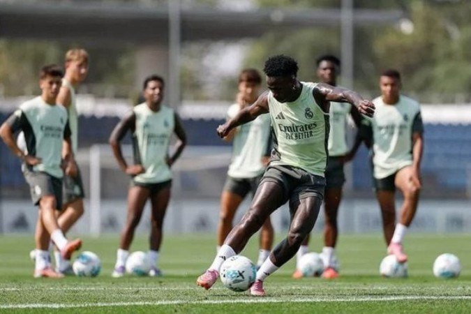 Jogadores do Real Madrid durante treinamento da equipe - (crédito: Foto: Divulgação) Jogadores do Real Madrid durante treinamento da equipe - (crédito: Foto: Divulgação)