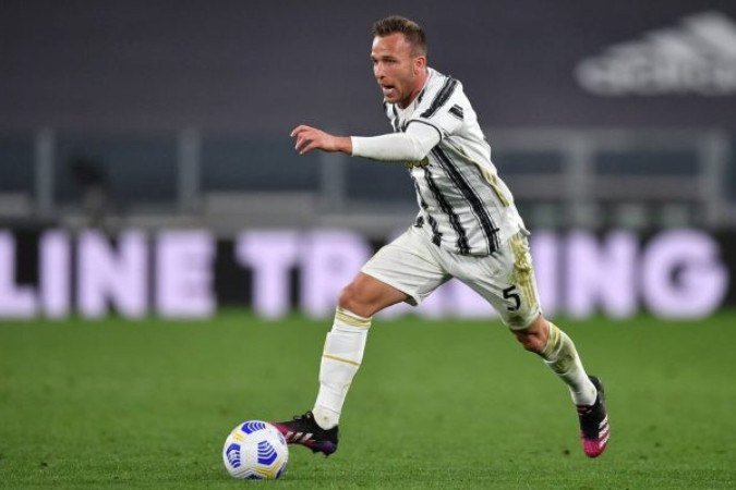 Arthur não teve muito destaque defendendo a Juventus - (crédito: Foto: Valerio Pennicino/Getty Images ) Arthur não teve muito destaque defendendo a Juventus - (crédito: Foto: Valerio Pennicino/Getty Images )
