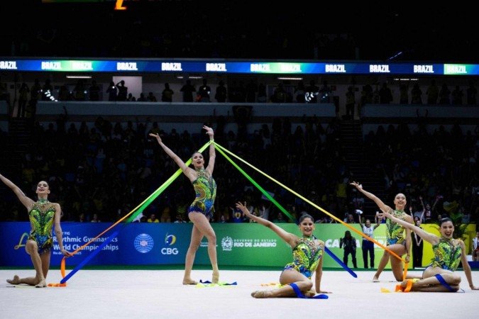 Equipe de Ginástica Rítmica em apresentação no RJ - (crédito: Melogym/CBG) Equipe de Ginástica Rítmica em apresentação no RJ - (crédito: Melogym/CBG)