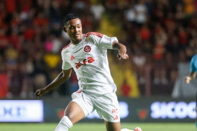 RAYKKONEN – Substituiu Alan Rodríguez aos 39 minutos do segundo tempo. Sem tempo para muita coisa.  SEM NOTA  . Foto: Ricardo Duarte / Internacional