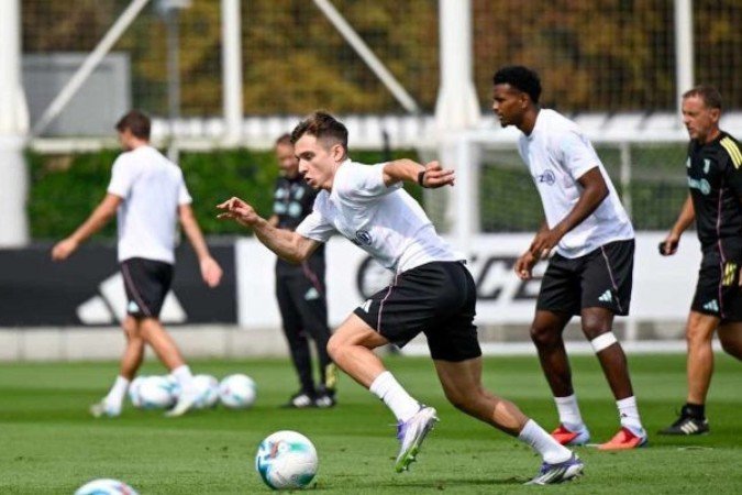Jogadores da Juventus durante treinamento da equipe - (crédito: Foto: Divulgação) Jogadores da Juventus durante treinamento da equipe - (crédito: Foto: Divulgação)