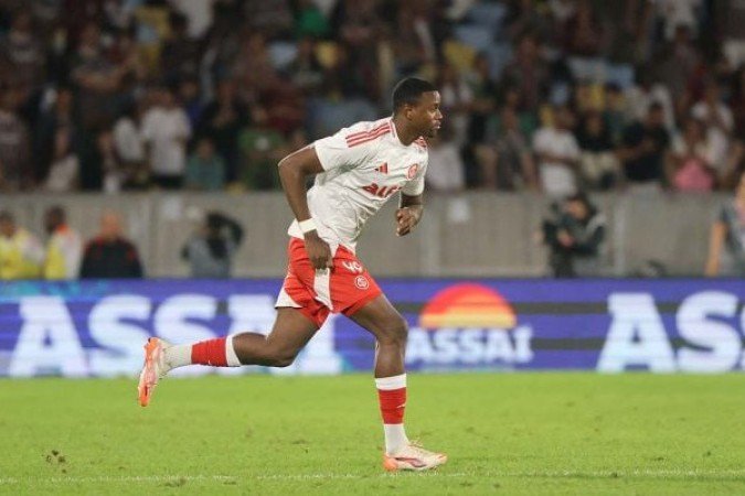 RICARDO MATHIAS – Com o setor de criação pouco operante e Wesley sem conseguir se aproximar da área, foi peça decorativa no primeiro tempo, mesmo pegando na bola algumas vezes. No segundo tempo, seguiu não recebendo passes. Saiu aos 18 da etapa final para dar lugar a Borré.  Nota: 4,0. Foto: Ricardo Duarte/Internacional