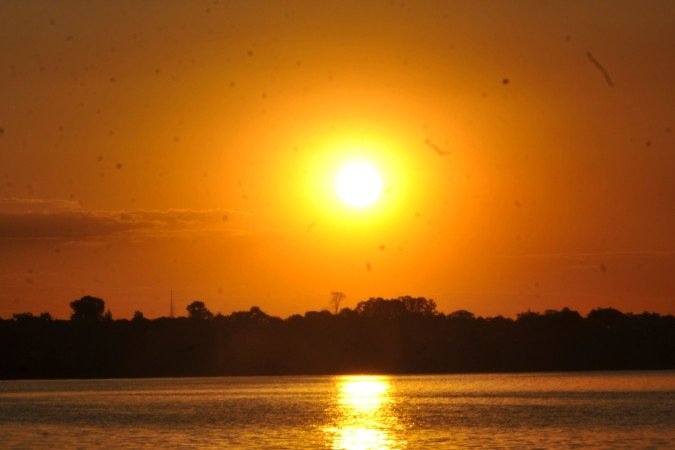 24/08/2025 Crédito: Marcelo Ferreira/CB/D.A Press. Brasil. Brasília - DF - Lago Paranoá, Calor em Brasília. - (crédito: Marcelo Ferreira/CB/D.A Press) 24/08/2025 Crédito: Marcelo Ferreira/CB/D.A Press. Brasil. Brasília - DF - Lago Paranoá, Calor em Brasília. - (crédito: Marcelo Ferreira/CB/D.A Press)