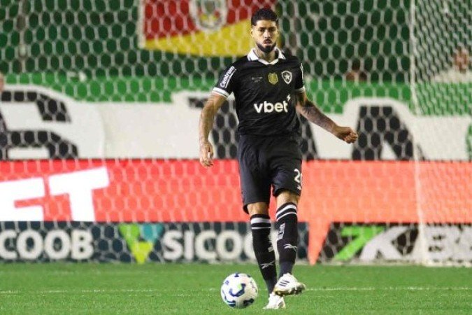 BARBOZA – Para variar, foi o mais seguro da defesa, vencendo quase todas as disputas por baixo e pelo alto no primeiro tempo. Na etapa final, demonstrou alguma insegurança no jogo aéreo, mas sem cometer erros que comprometessem o time. NOTA: 7,0. Foto: Vitor Silva/Botafogo