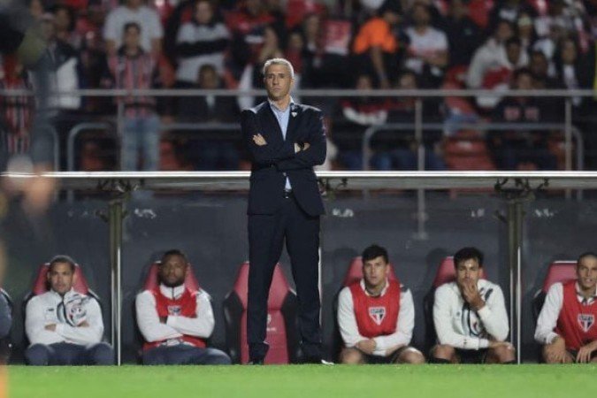 TÉCNICO: HERNÁN CRESPO - Seu time tem um bom encaixe, com três atacantes, e a sua estratégia funcionou. Quando o time estava mal no ataque no segubdo tempo, colocou Luciano e retomou a dominância.  NOTA 6,5. Foto: Rubens Chiri/São Paulo