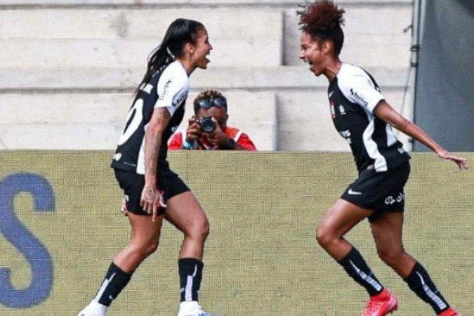 Corinthians supera o São Paulo e garante dois gols de vantagem no Brasileirão Feminino -  (crédito: Foto: Rebeca Reis/ Staff Images Woman/ CBF)