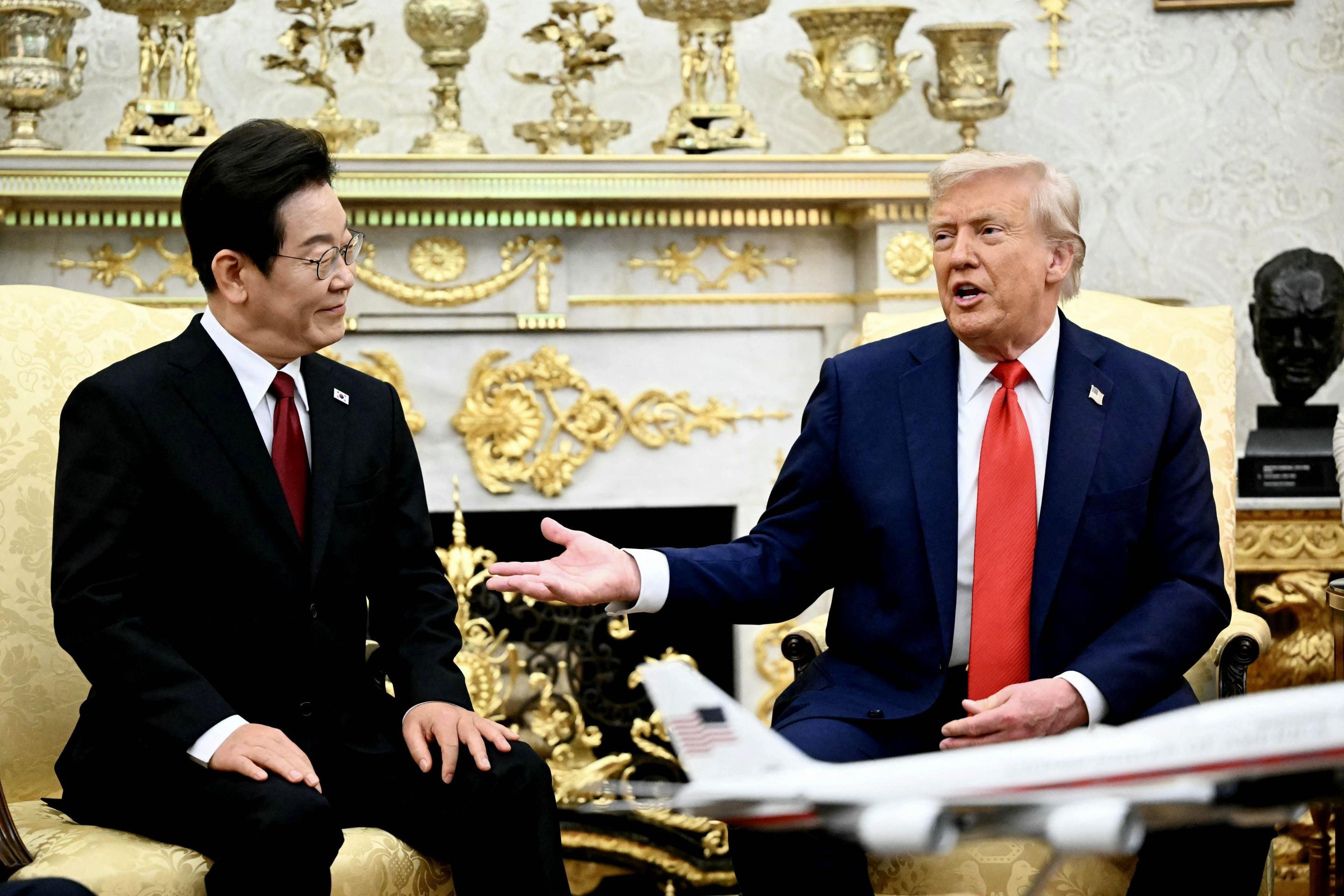 HIPERFOTO - Ele citou reunião com líder norte-coreano e atacou o visitante