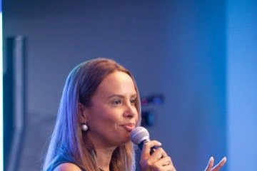  Eixo Capital. Karina Macedo Marra Leal, sócia do escritório Deborah Toni Advocacia. Advogada com formação em direito administrativo, pós-graduada em direito público e em Licitações e Contratos -  (crédito:  Divulgação )
