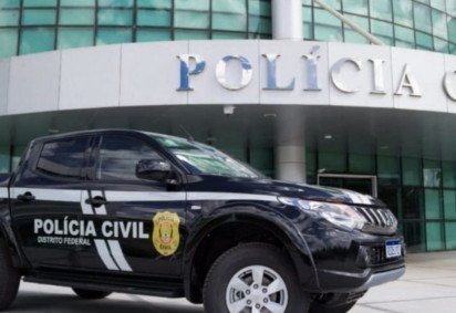 A jornada de trabalho para o cargo é de 40 horas semanais e de dedicação exclusiva, incompatível com o exercício de qualquer outra atividade pública ou privada. - 