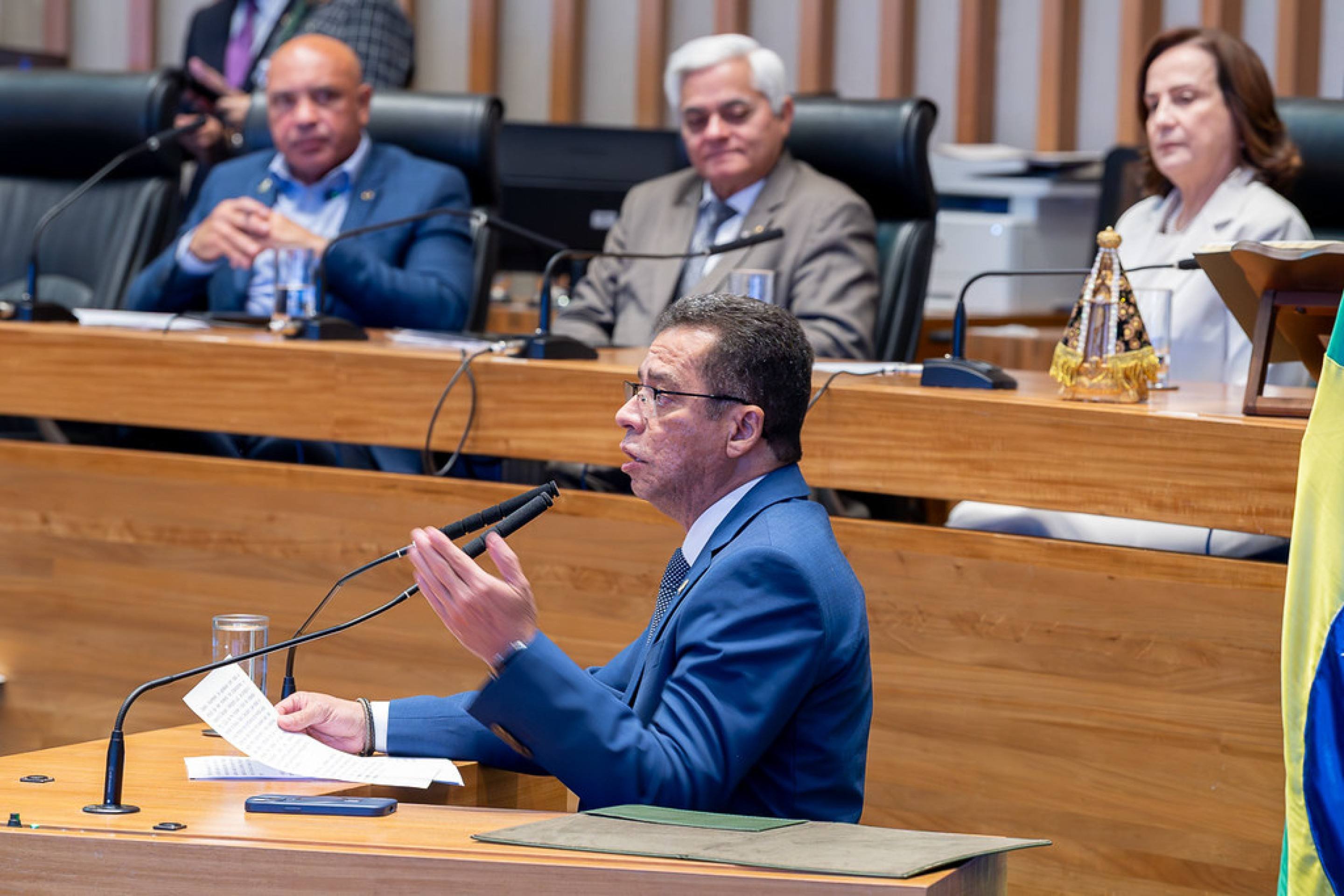 Título de Cidadão Honorário de Brasília Outorga de Título de Cidadão Honorário de Brasília ao Desembargador José Ribamar Oliveira Lima Júnior, do Tribunal Regional do trabalho da 10ª Região. A solenidade ocorre no dia 25 de agosto de 2025 no Plenário da Câmara Legislativa do Distrito Federal, e é uma iniciativa do Deputado Wellington Luiz (MDB).     