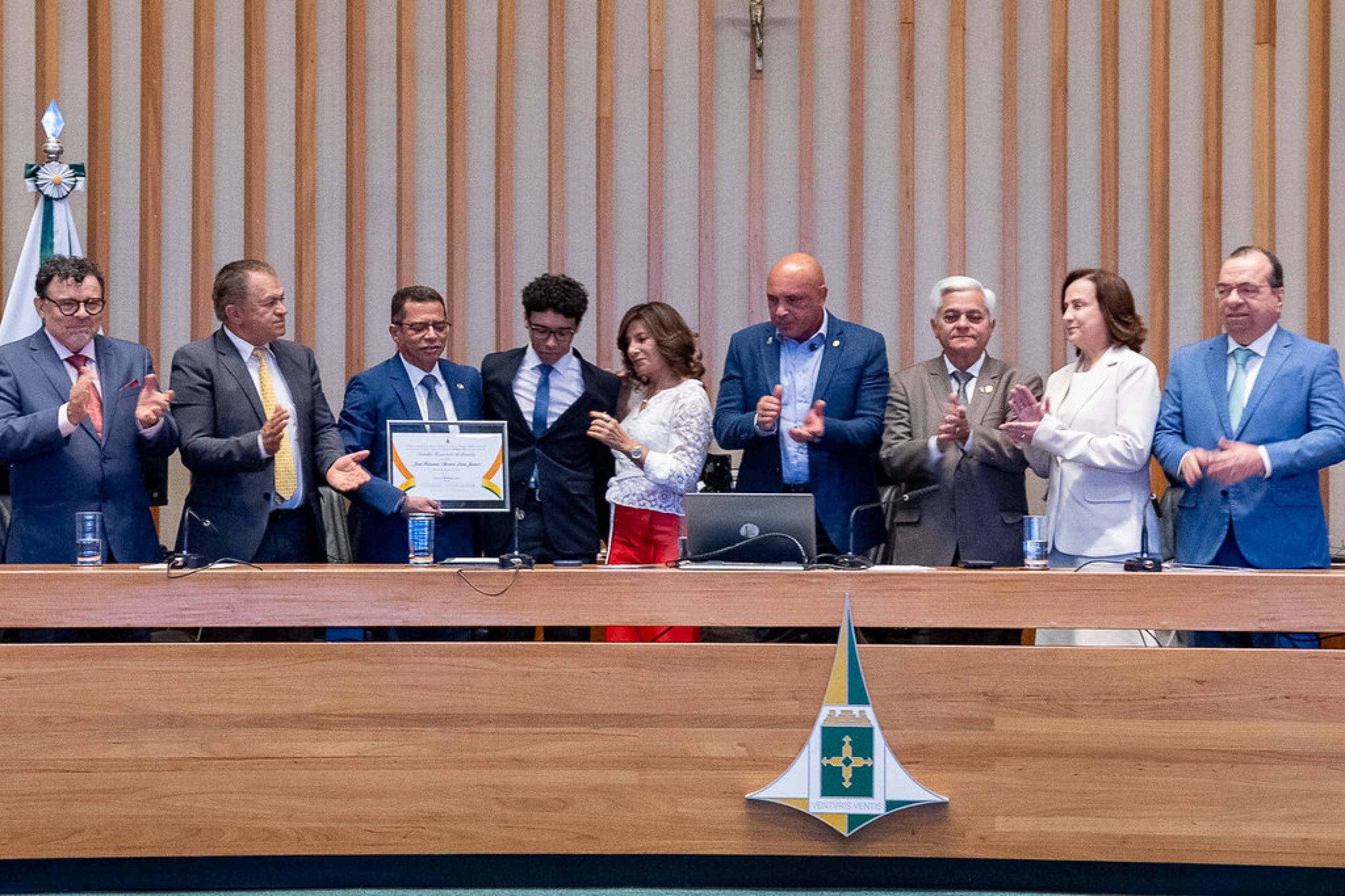 Título de Cidadão Honorário de Brasília Outorga de Título de Cidadão Honorário de Brasília ao Desembargador José Ribamar Oliveira Lima Júnior, do Tribunal Regional do trabalho da 10ª Região. A solenidade ocorre no dia 25 de agosto de 2025 no Plenário da Câmara Legislativa do Distrito Federal, e é uma iniciativa do Deputado Wellington Luiz (MDB).    