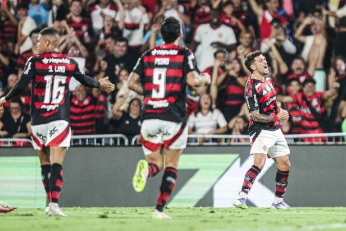 Com a goleada, o Flamengo chegou aos 46 pontos e segue isolado na liderança do Brasileirão - (crédito: Foto: Gilvan de Souza/Flamengo) Com a goleada, o Flamengo chegou aos 46 pontos e segue isolado na liderança do Brasileirão - (crédito: Foto: Gilvan de Souza/Flamengo)