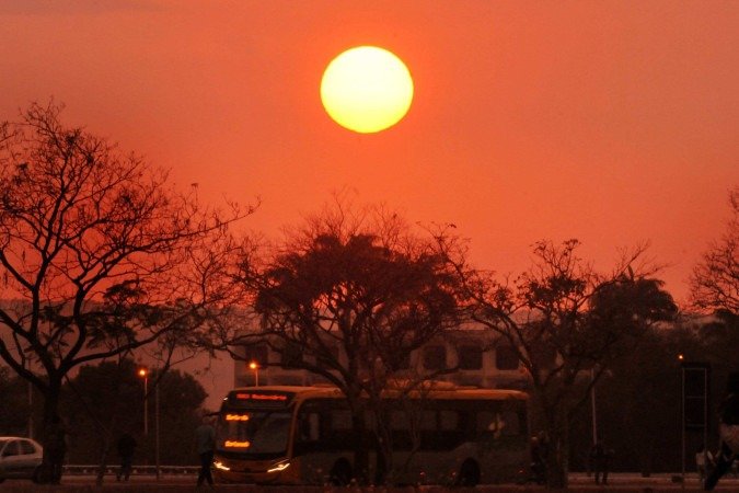 Tempo seco e ensolarado marca semana no Distrito Federal