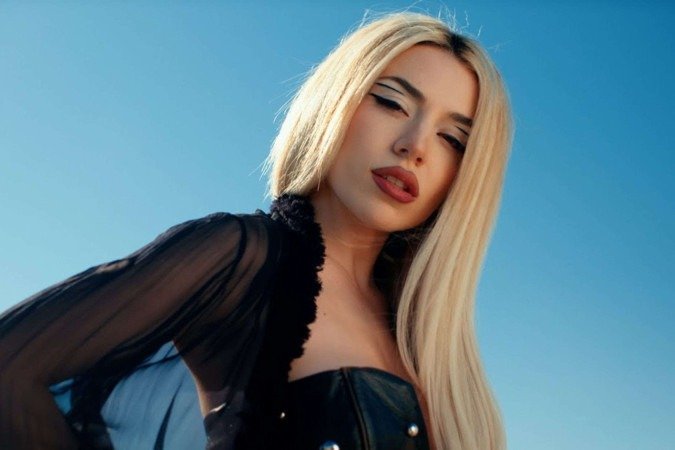 Ava Max responde às comparações com Lady Gaga - (crédito: TMJBrazil) Ava Max responde às comparações com Lady Gaga - (crédito: TMJBrazil)