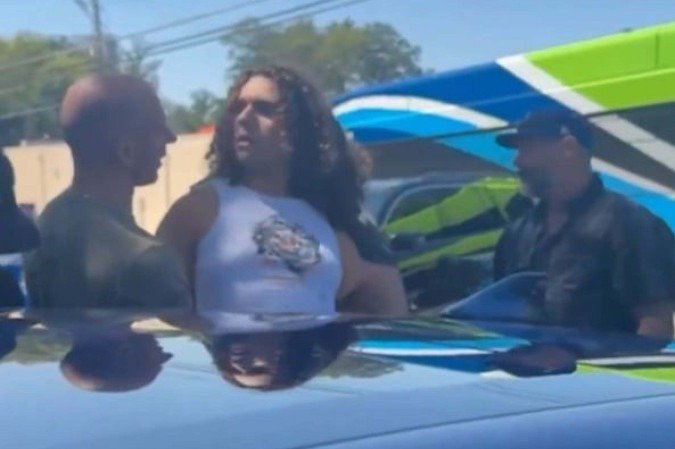 Itamaraty diz acompanhar caso de mulher trans brasileira presa nos EUA