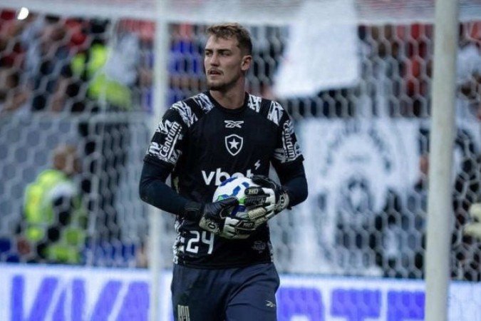 Léo Linck em ação com a camisa do Botafogo - (crédito: Foto: Reprodução/Instagram) Léo Linck em ação com a camisa do Botafogo - (crédito: Foto: Reprodução/Instagram)