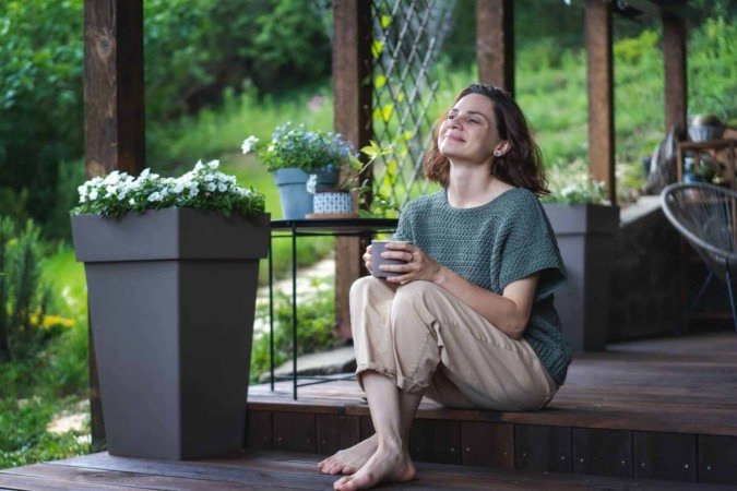 Morar em cidades mais tranquilas contribui para o bem-estar físico e mental (Imagem: Olezzo | Shutterstock) - (crédito: EdiCase) Morar em cidades mais tranquilas contribui para o bem-estar físico e mental (Imagem: Olezzo | Shutterstock) - (crédito: EdiCase)