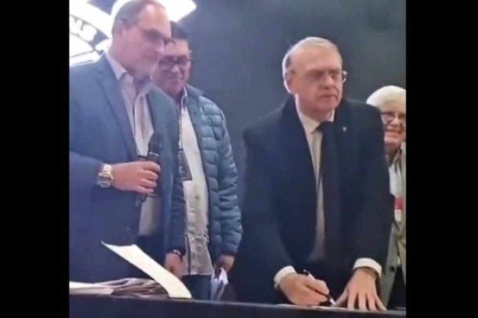 Osmar Stabile vence eleição e é o novo presidente do Corinthians