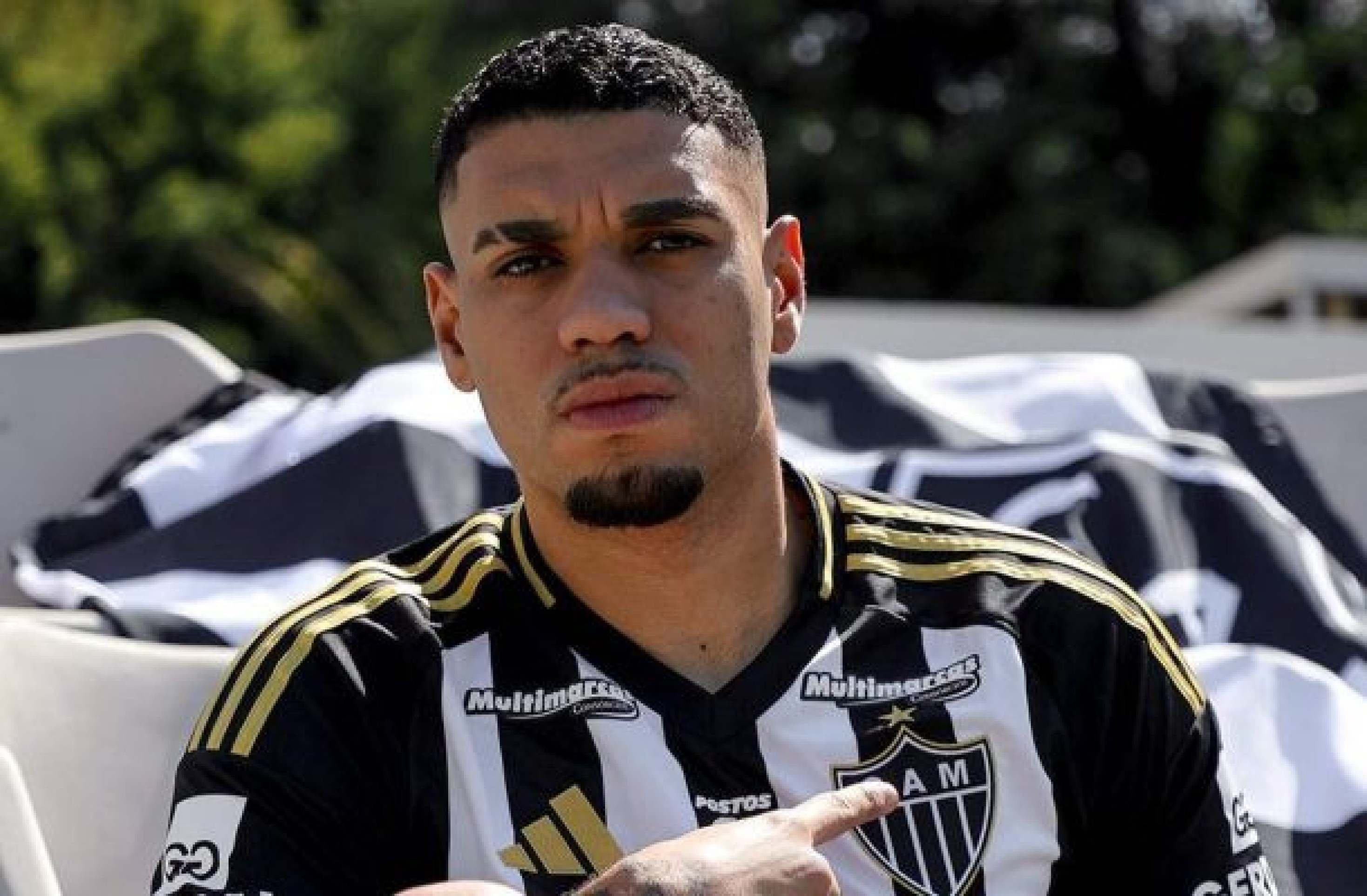 Atlético-MG oficializa a contratação do defensor Ruan Tressoldi