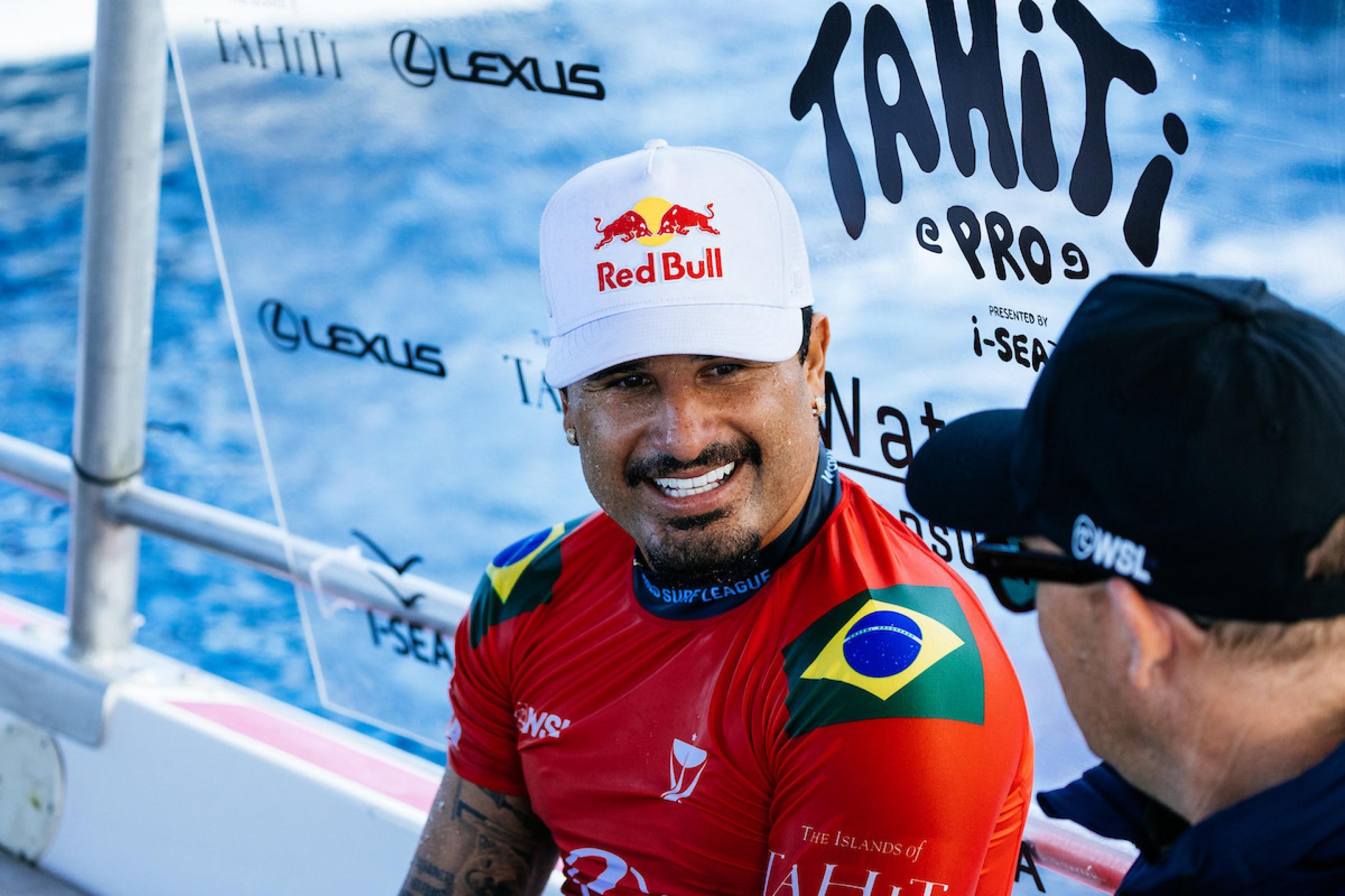 Italo Ferreira sonha com o bicampeonato. Para isso, terá que vencer todas as baterias até possível decisão com Yago Dora    