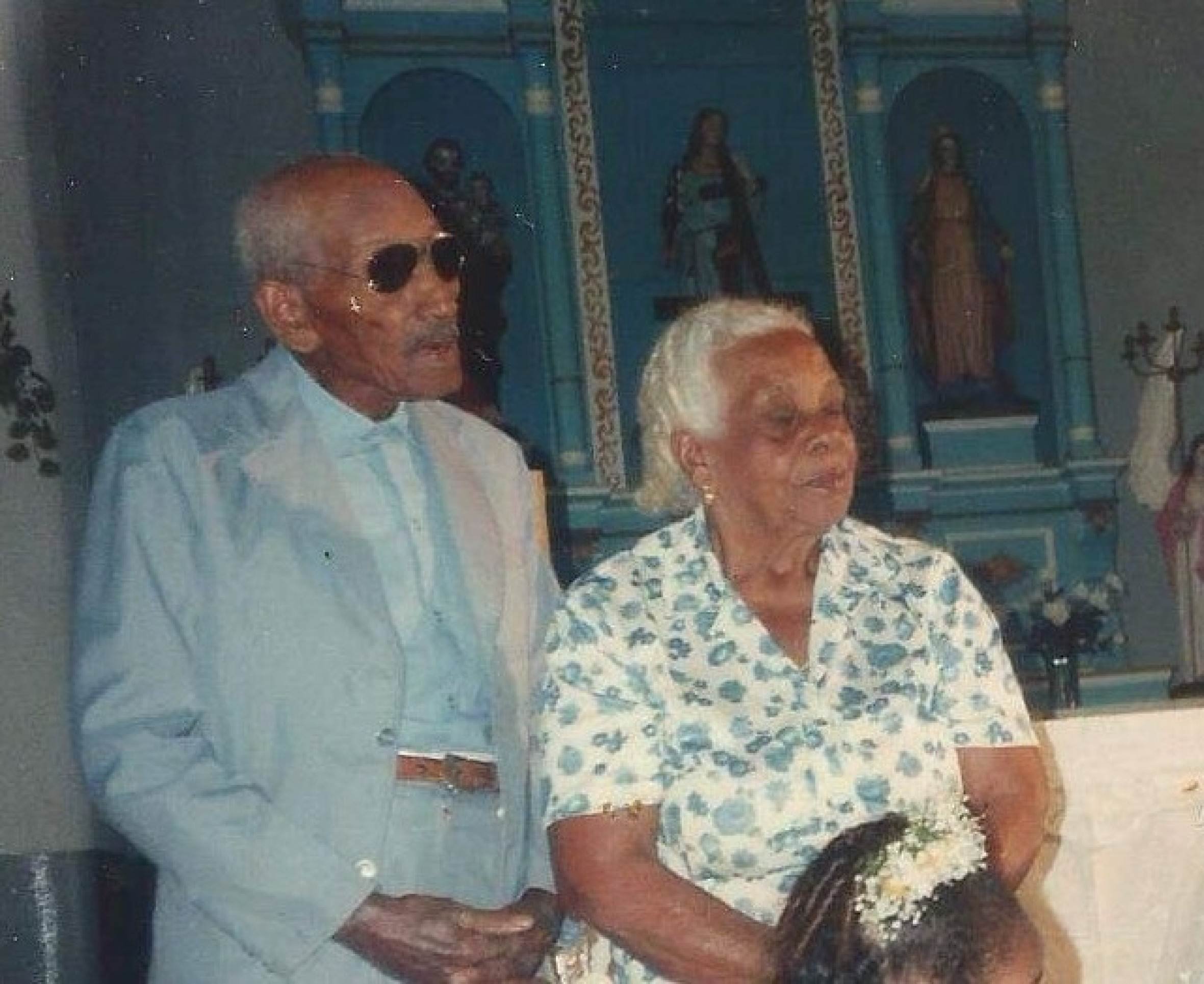 Izabel Rosa Pereira em 1999, com o marido