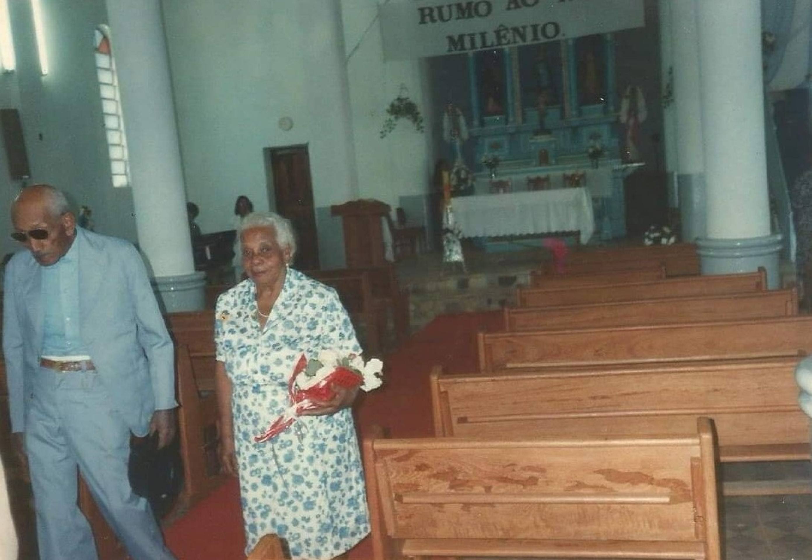 Izabel Rosa Pereira em 1999, com o marido