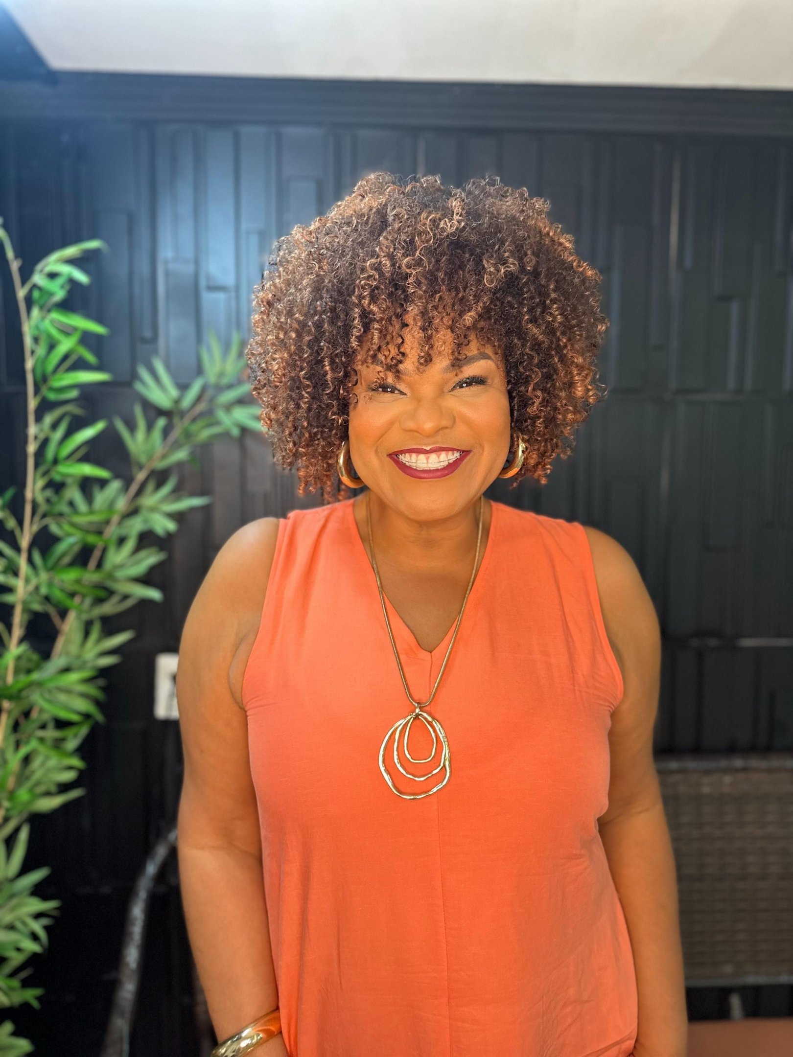 Teresa Lopes canta no Projeto Cartola no Eixão neste domingo (31/8)